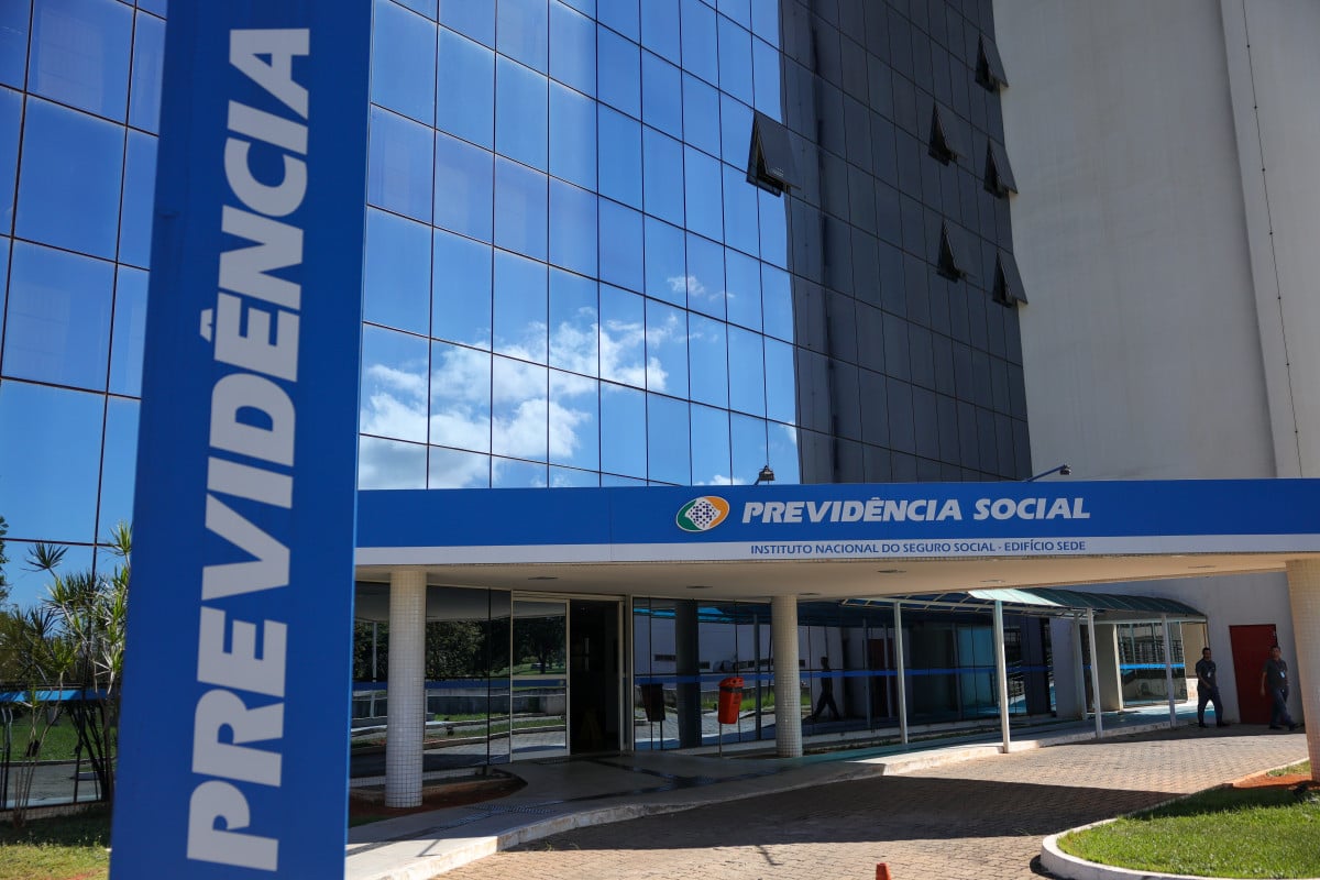 INSS utiliza IA para conceder metade das aposentadorias e planeja concurso para 9 mil servidores