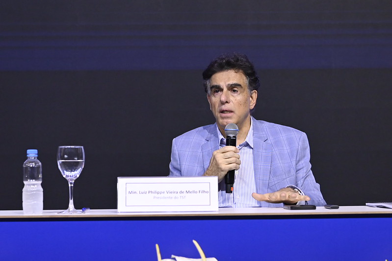 TST Assegura Prerrogativa: O Direito da Advogada em Período Pós-Parto ao Adiamento de Julgamentos